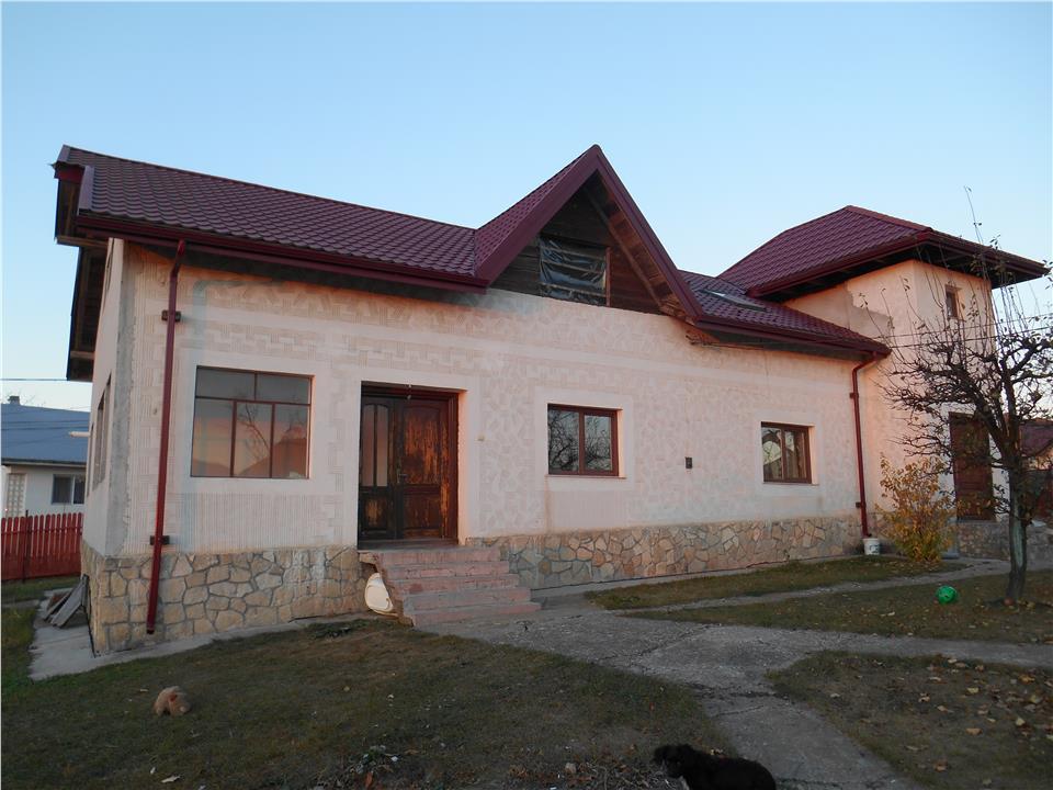 Casa cu teren in Bucium - Paun la strada principala