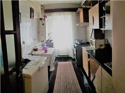 Apartament 4 camere de vanzare Dacia