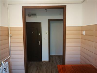 Apartament Tatarasi etaj intermediar renovat